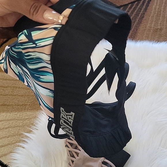 2 PINK/VS sports bras NWT & NWOT - Picture 7 of 8